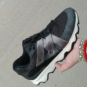 Sorel Kinetic speed trainers black sneakers women's 7.5